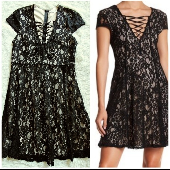 Women's Tie Up Lace Dress - Picture 6 of 6